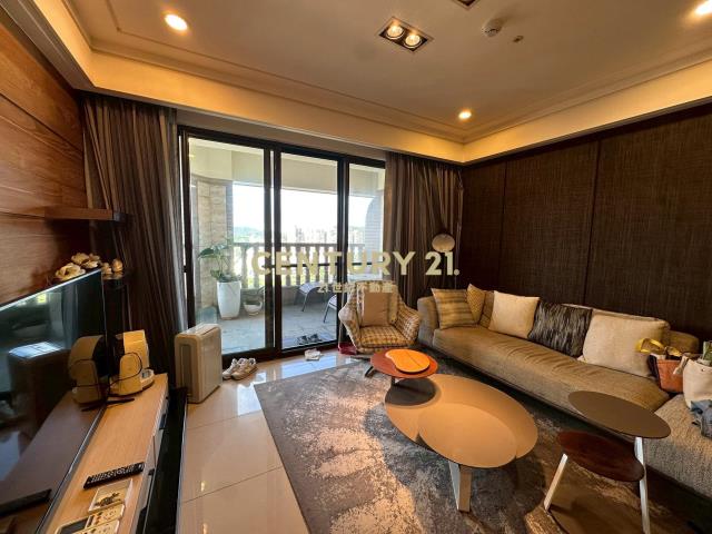 城上城精美三房+平面車位