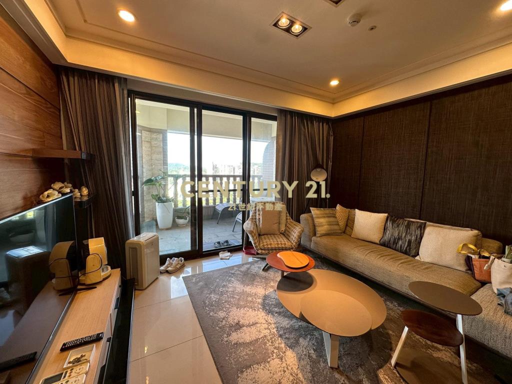 城上城精美三房+平面車位