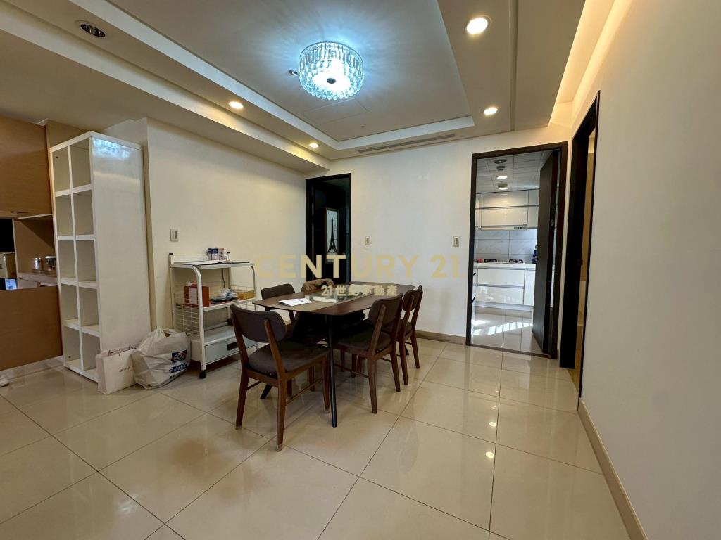 城上城精美三房+平面車位