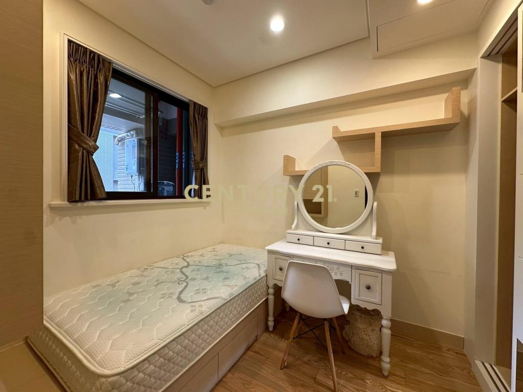 城上城精美三房+平面車位