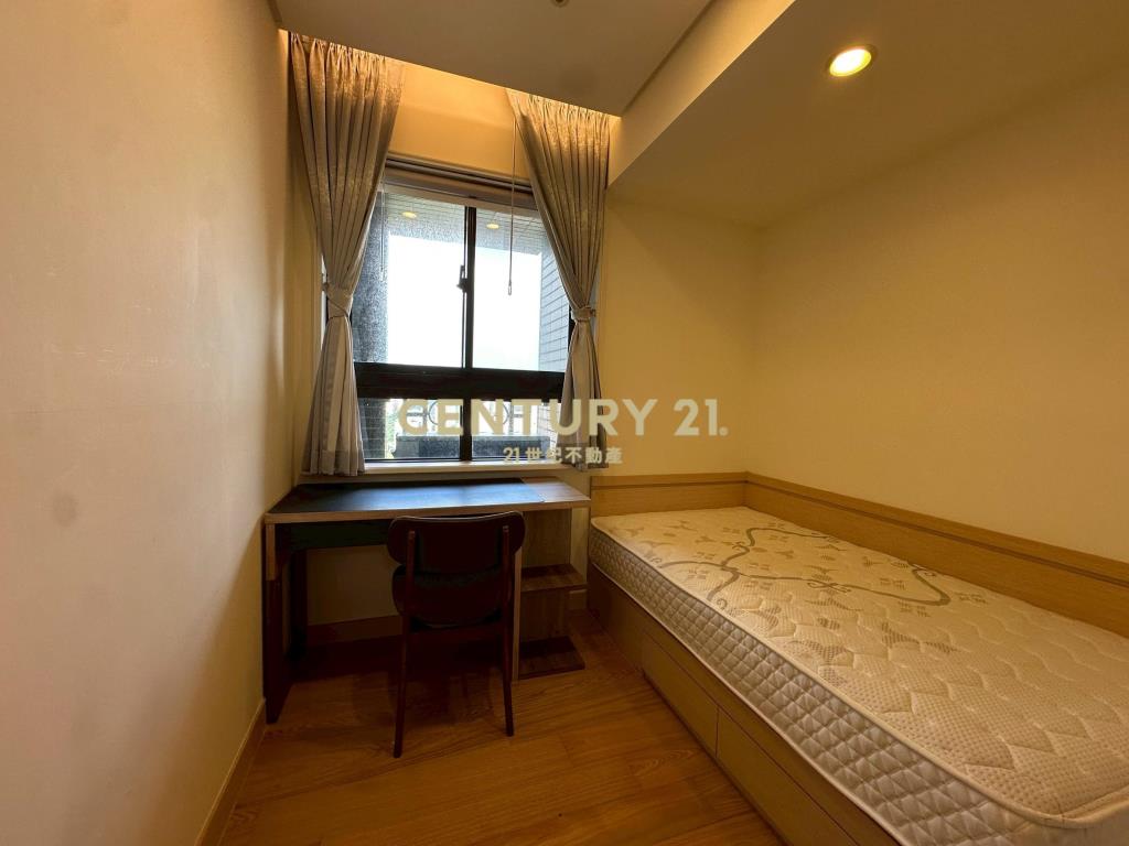 城上城精美三房+平面車位