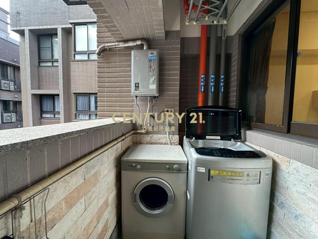 城上城精美三房+平面車位