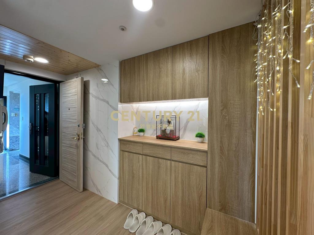 國泰醫院旁機能4房平車