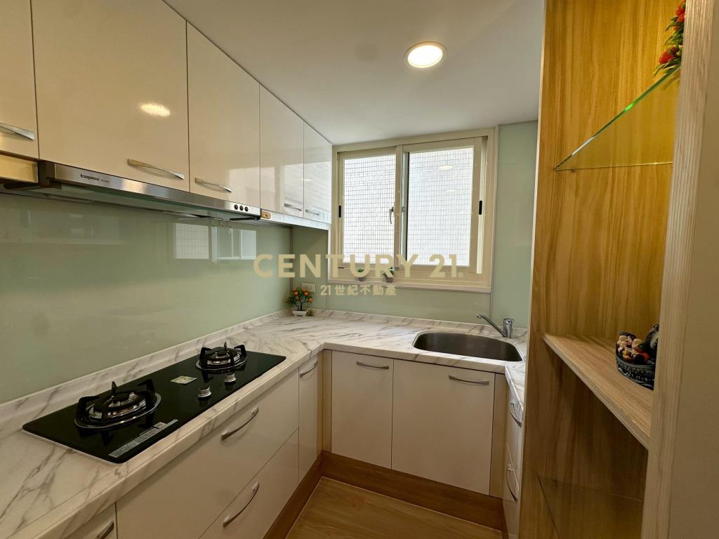 國泰醫院旁機能4房平車