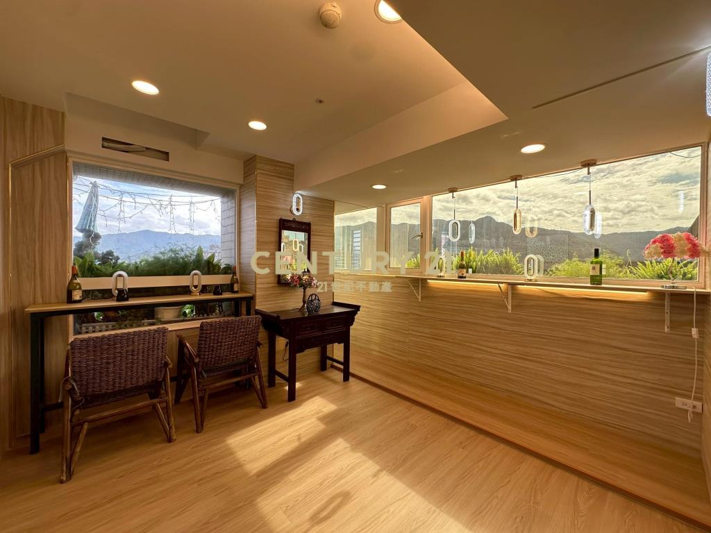 國泰醫院旁機能4房平車