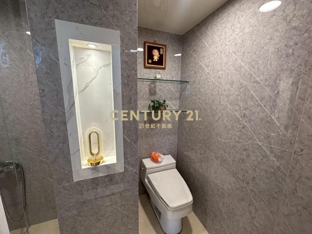 國泰醫院旁機能4房平車