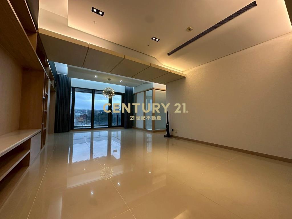 信義君悅氣派豪邸4房+3車位