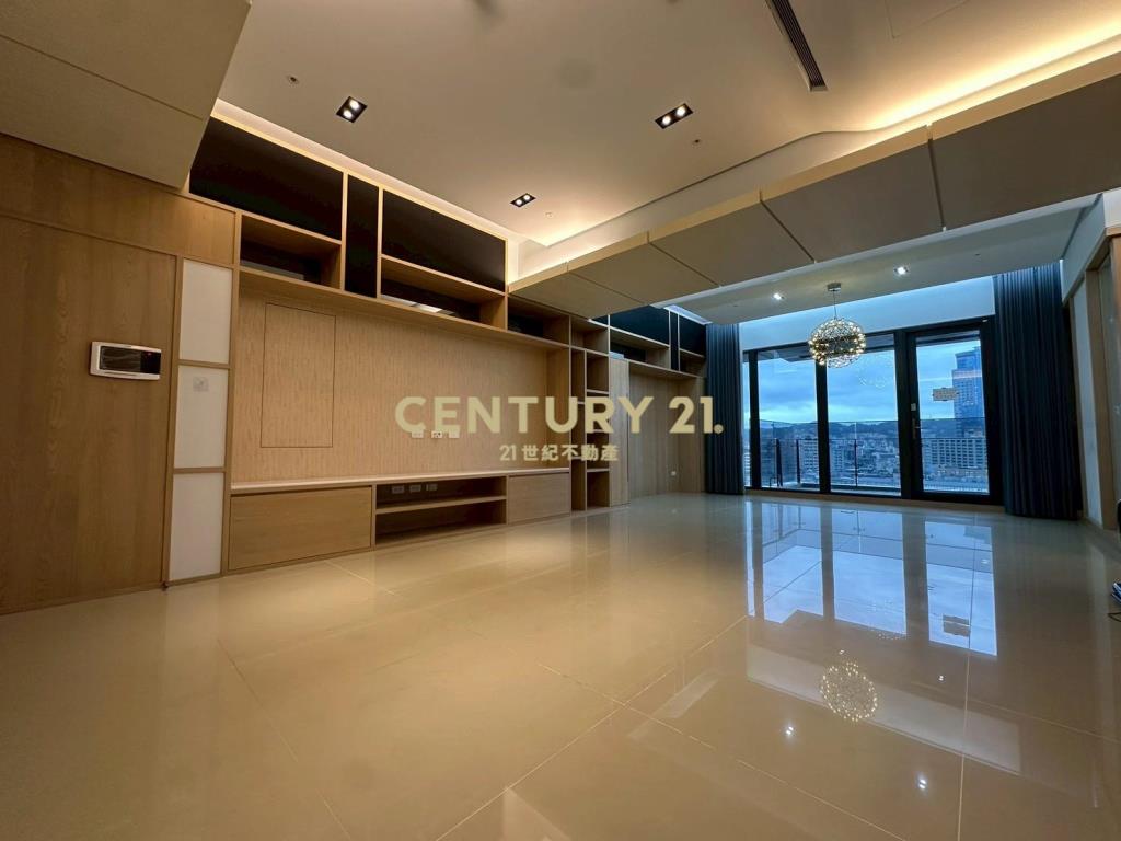 信義君悅氣派豪邸4房+3車位