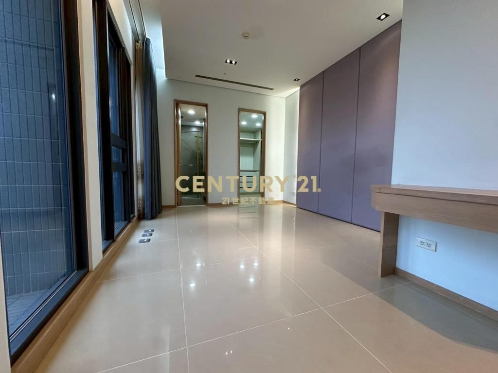 信義君悅氣派豪邸4房+3車位