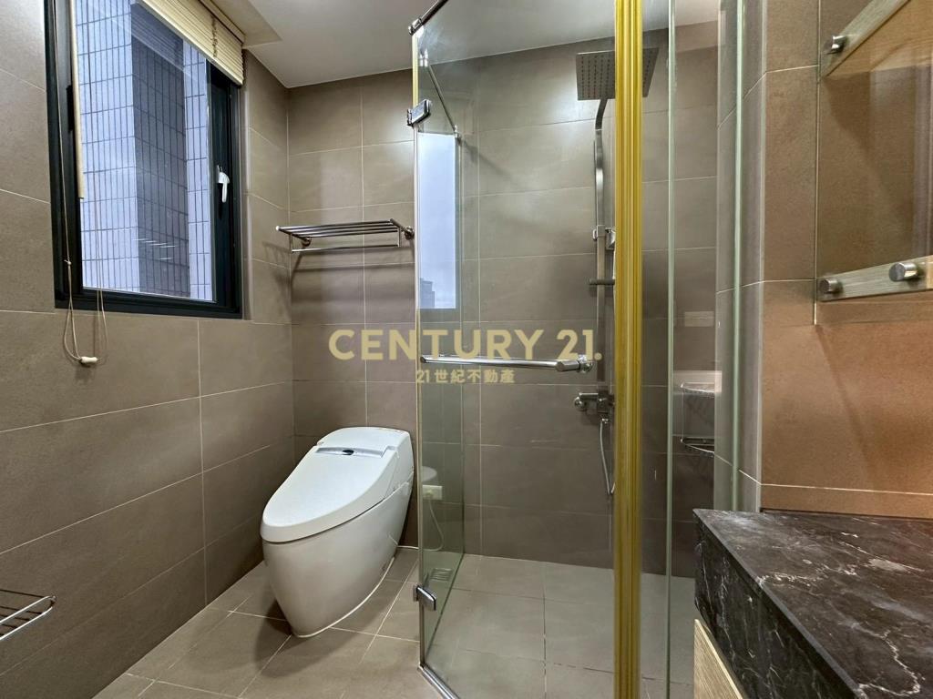 信義君悅氣派豪邸4房+3車位