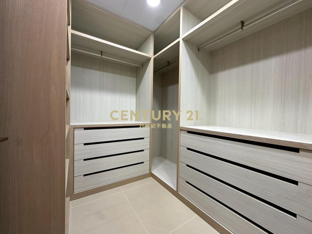 信義君悅氣派豪邸4房+3車位