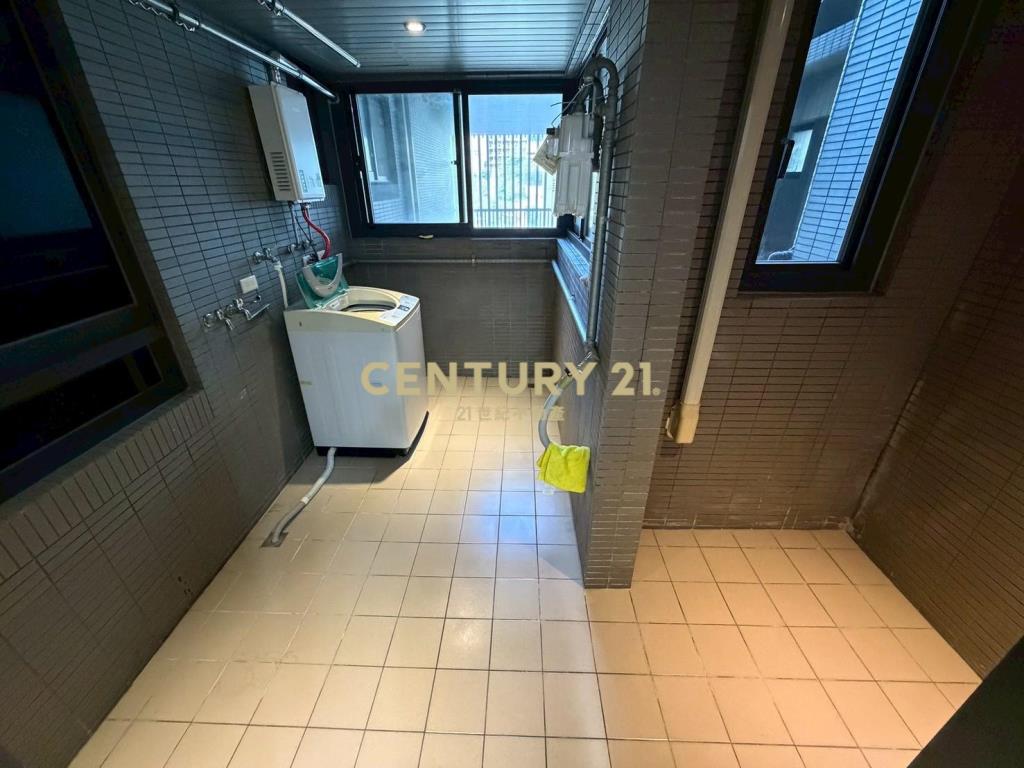 信義君悅氣派豪邸4房+3車位