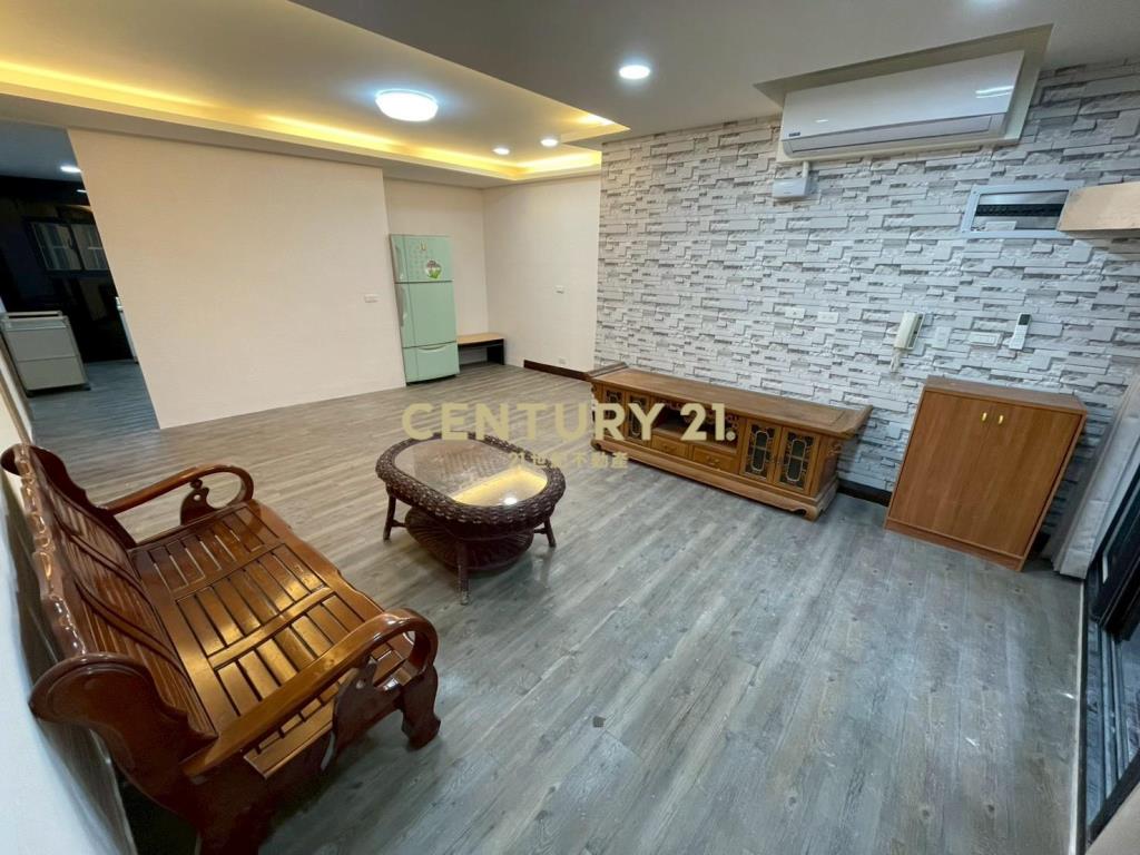 中華路旁3樓公寓