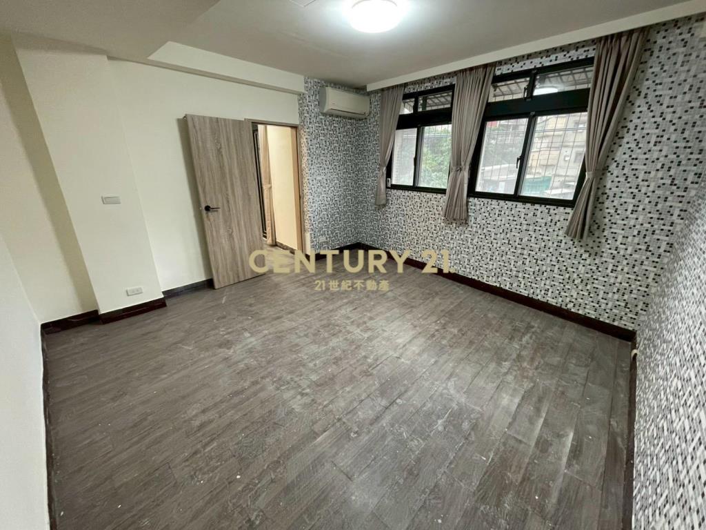 中華路旁3樓公寓