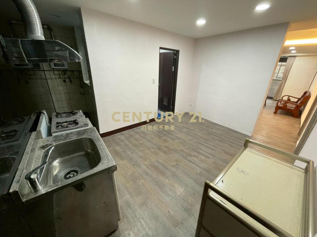 中華路旁3樓公寓