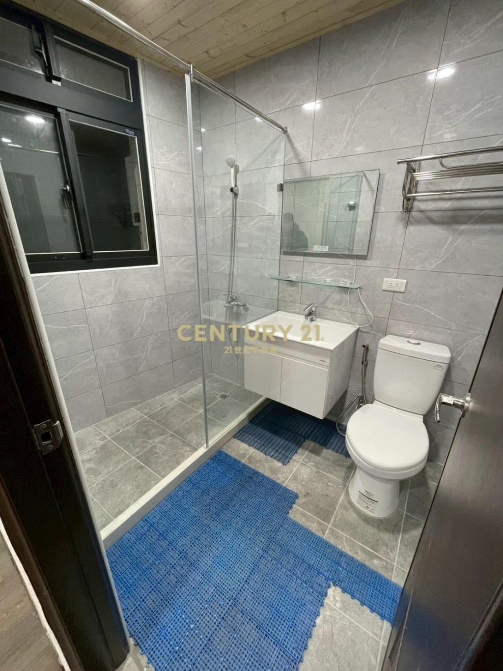 中華路旁3樓公寓