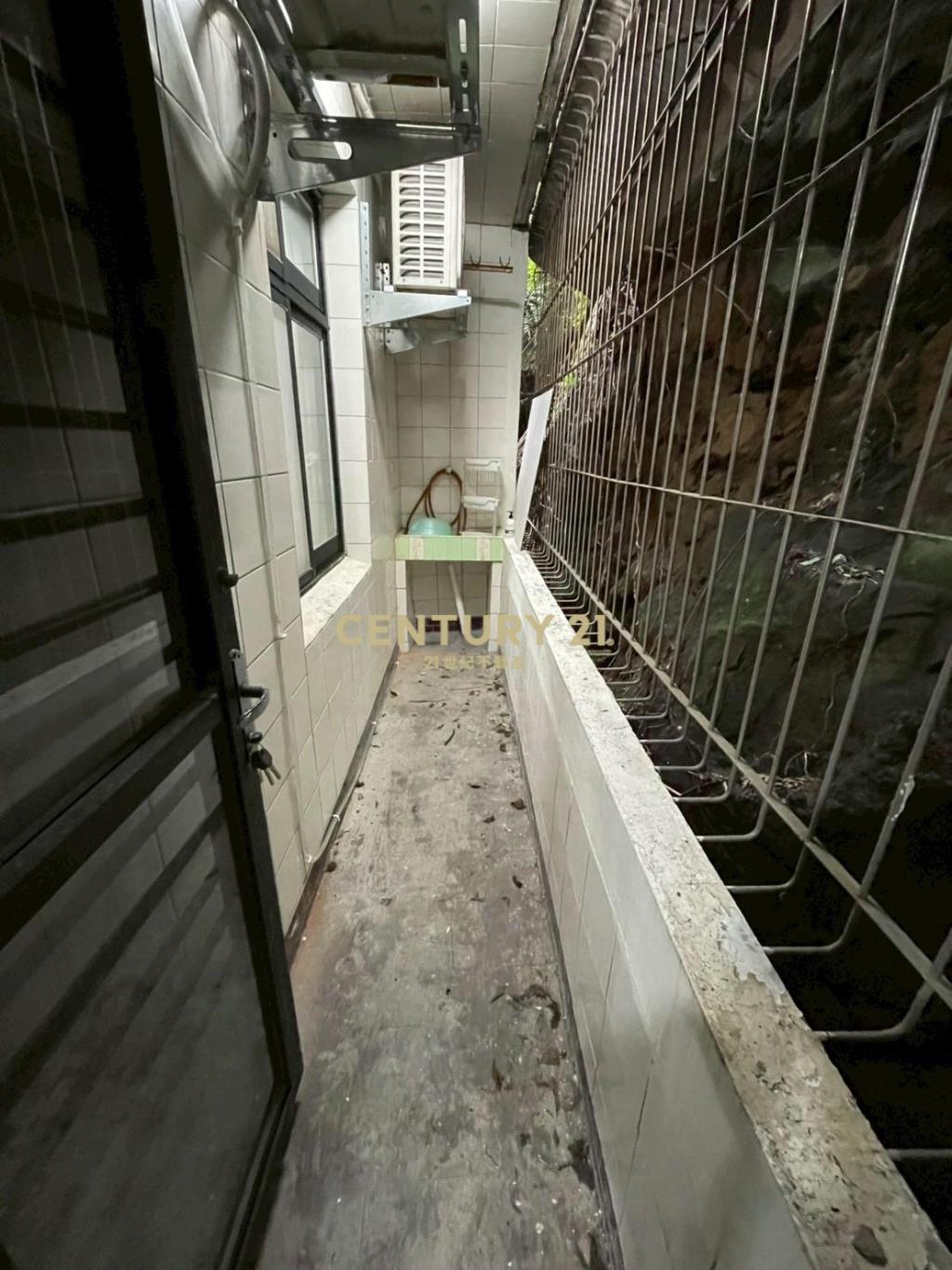 中華路旁3樓公寓