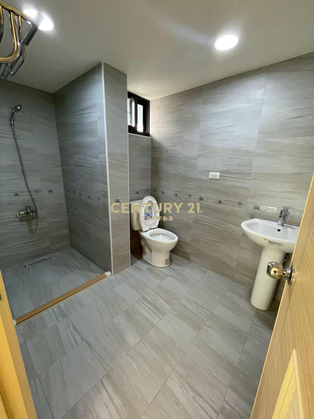 七堵精美裝潢4樓