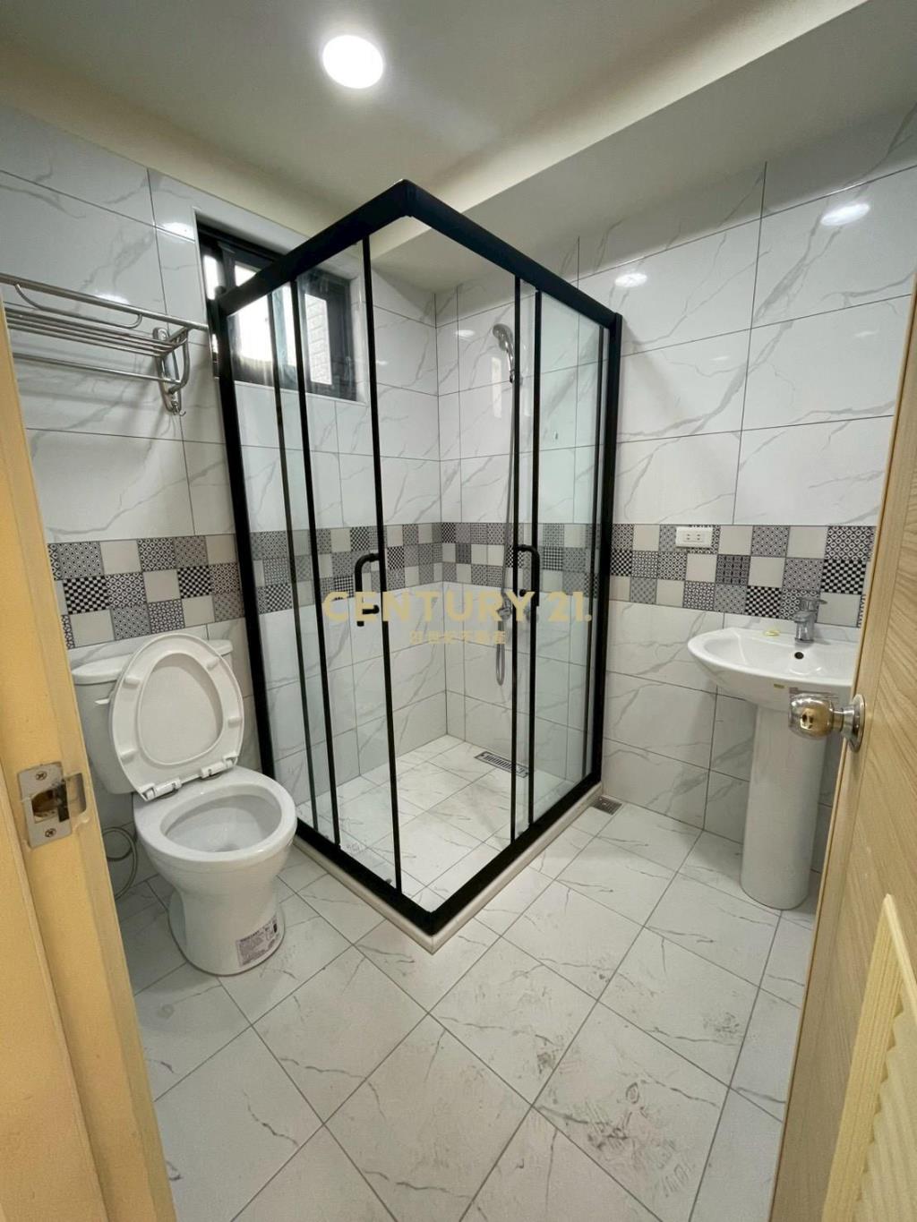 七堵精美裝潢4樓