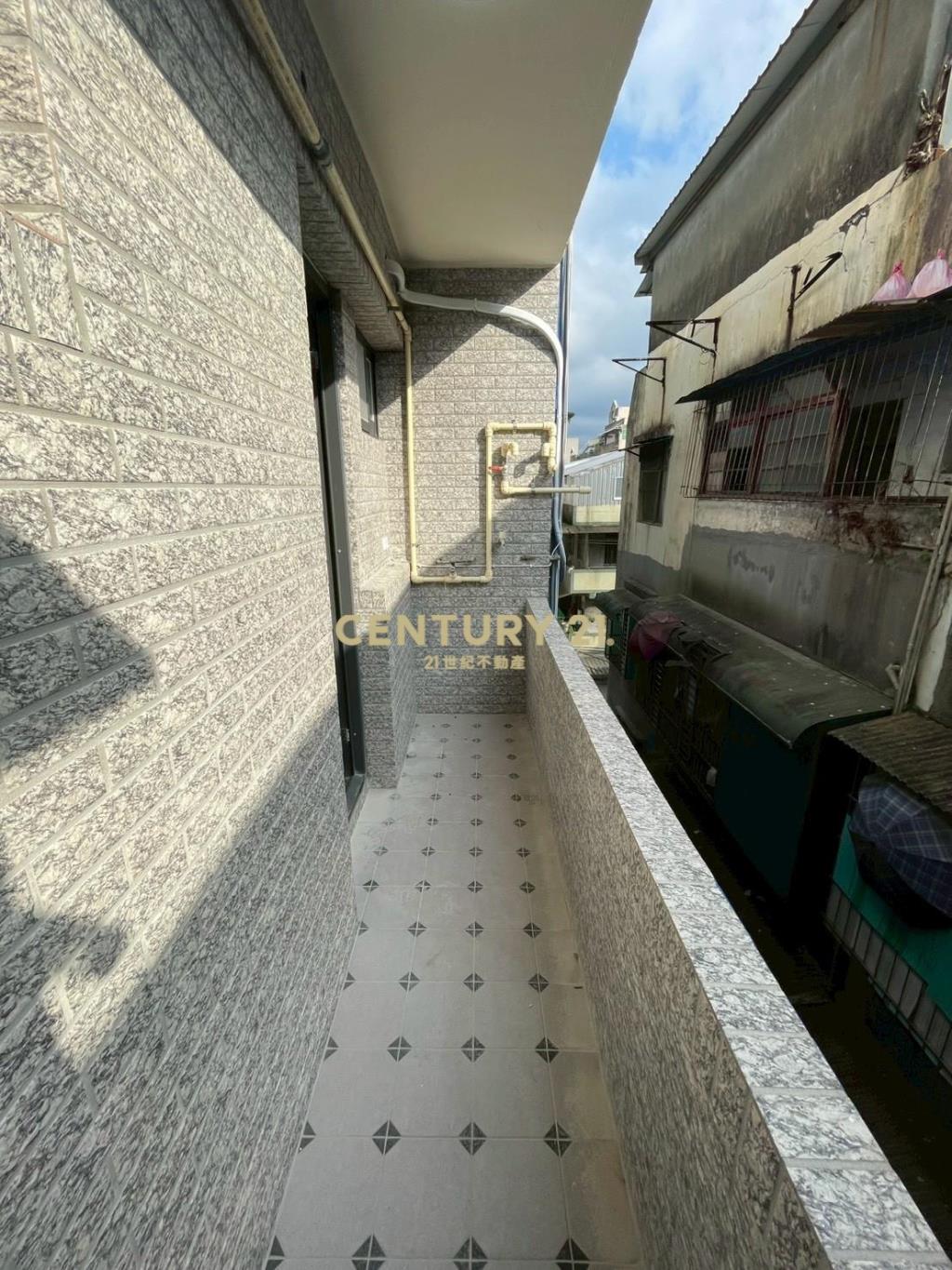 七堵精美裝潢4樓