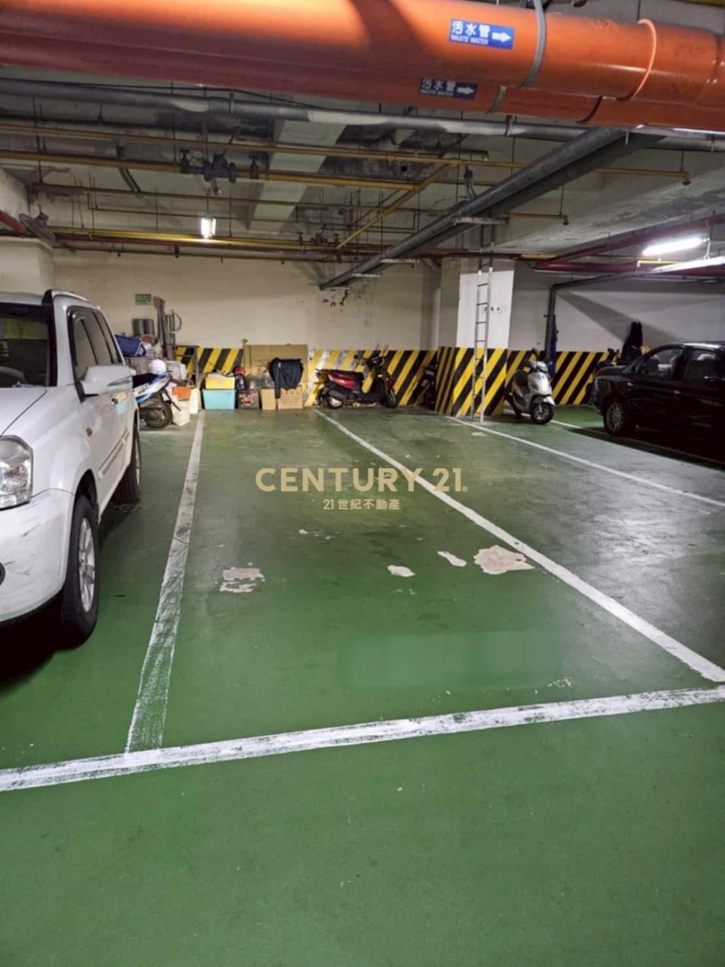 巴塞隆納三房子母車位