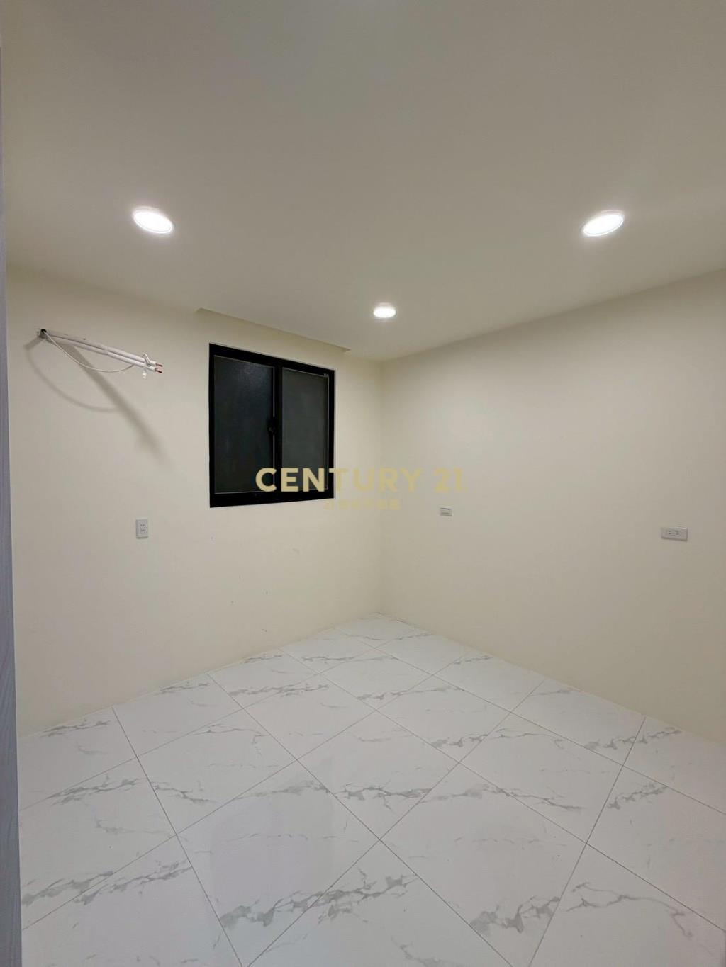 信二路停車場旁精美一樓