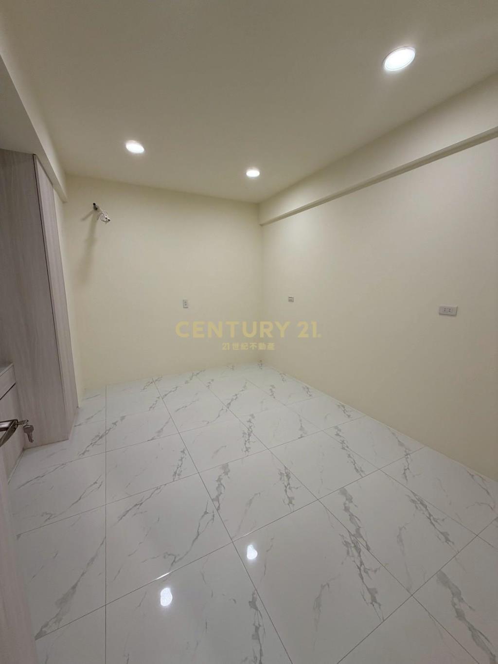 信二路停車場旁精美一樓