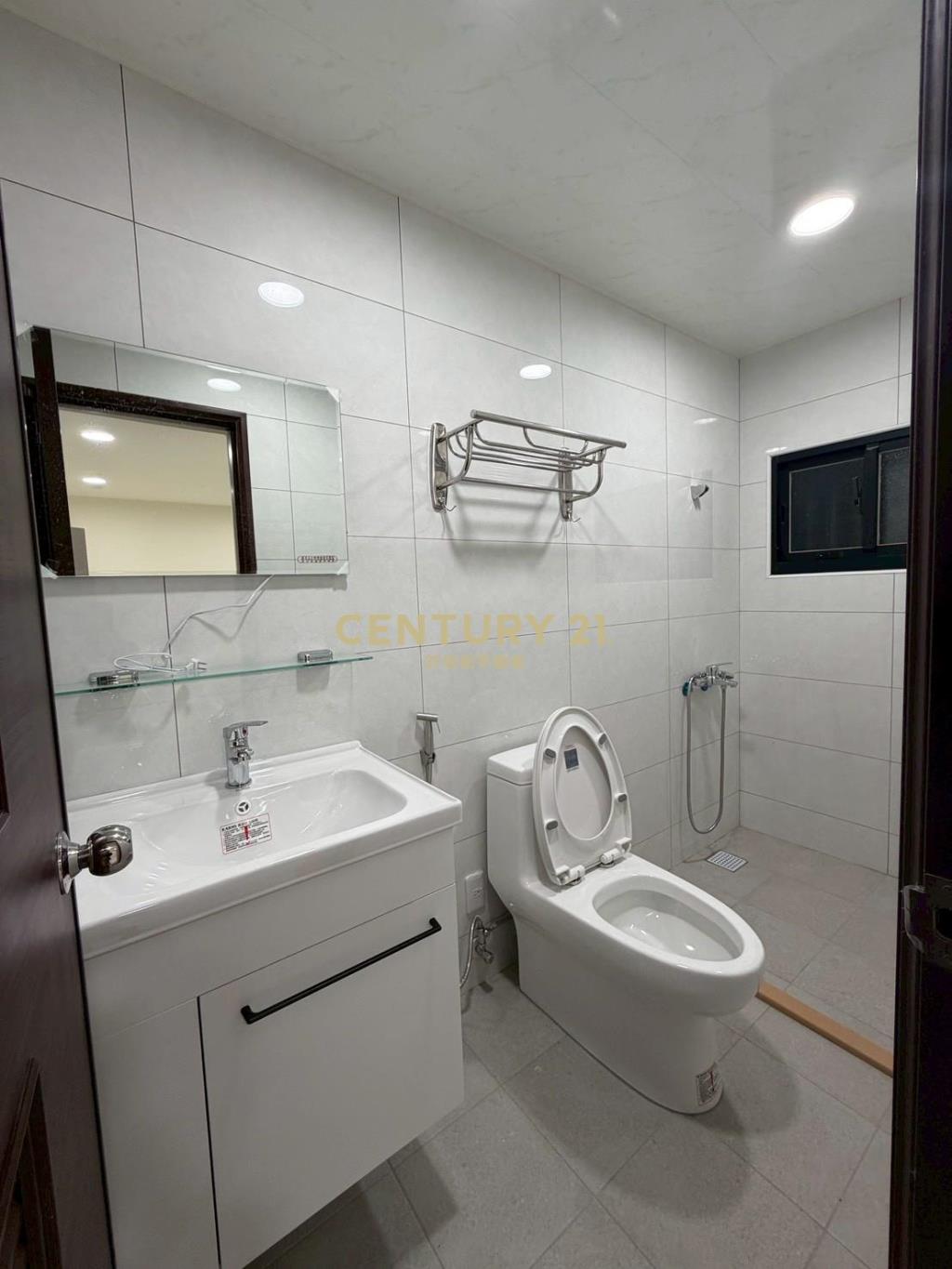 信二路停車場旁精美一樓