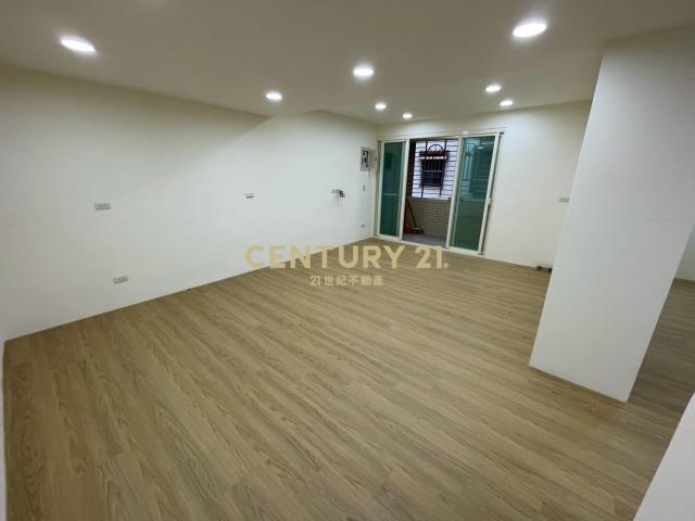 七堵邊間4樓美寓