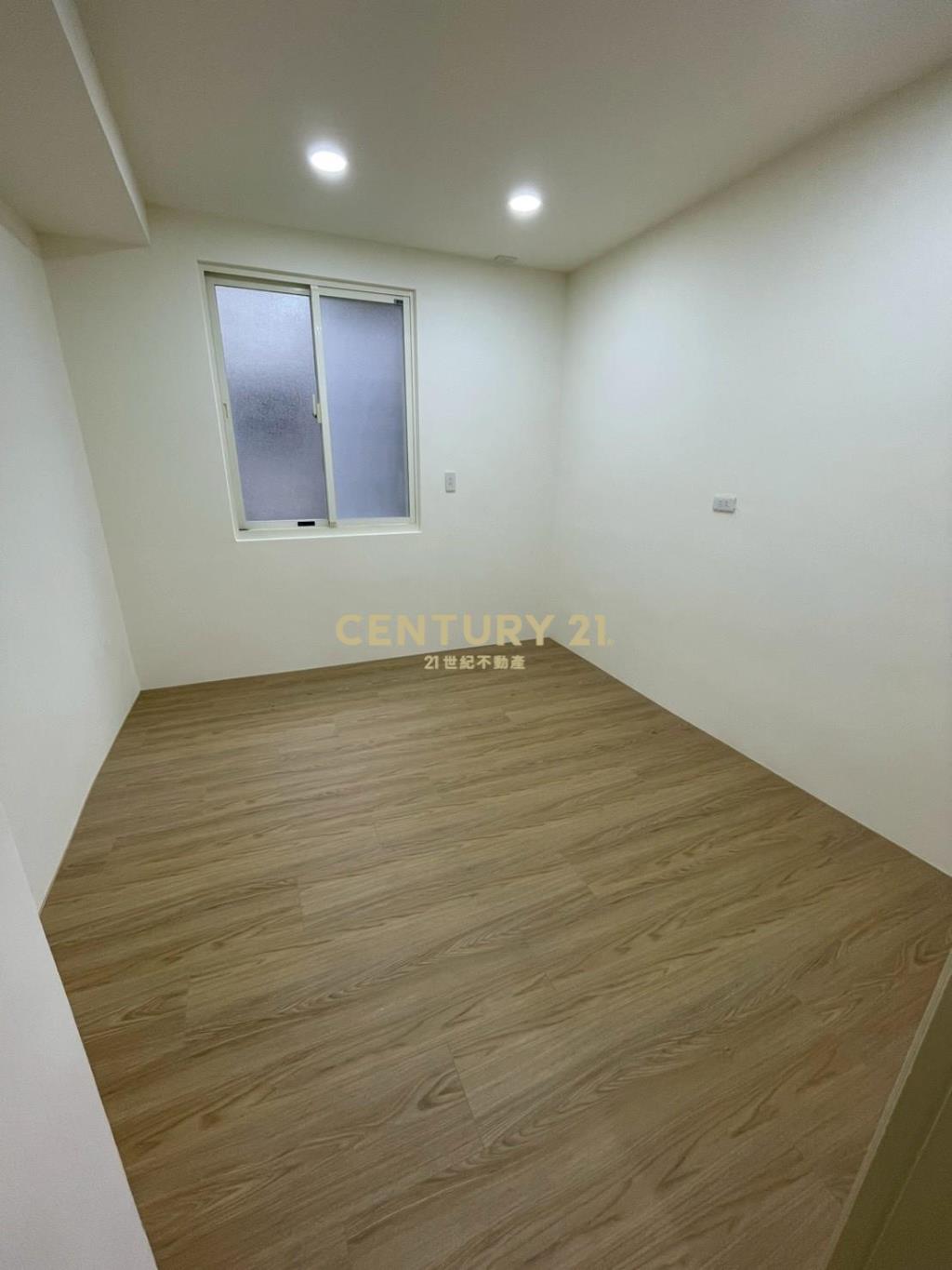 七堵邊間4樓美寓