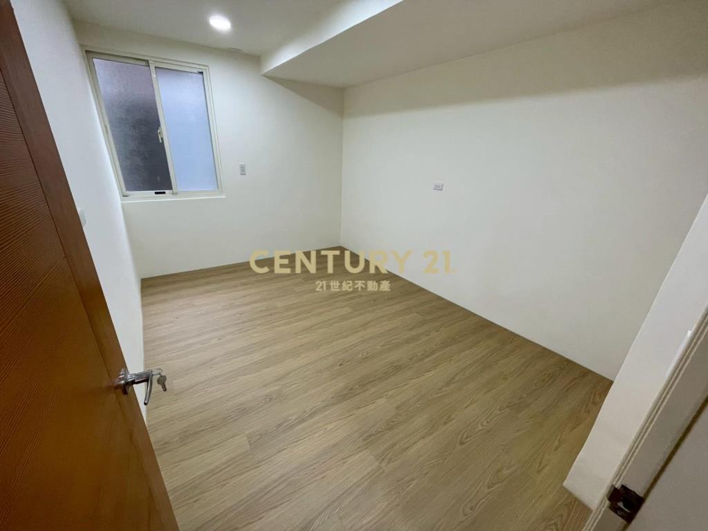 七堵邊間4樓美寓