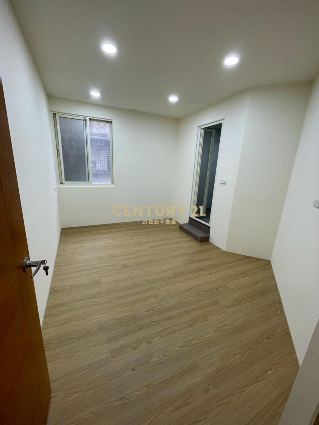 七堵邊間4樓美寓