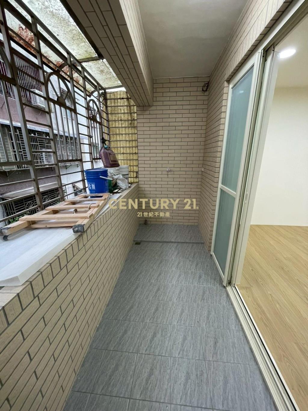 七堵邊間4樓美寓