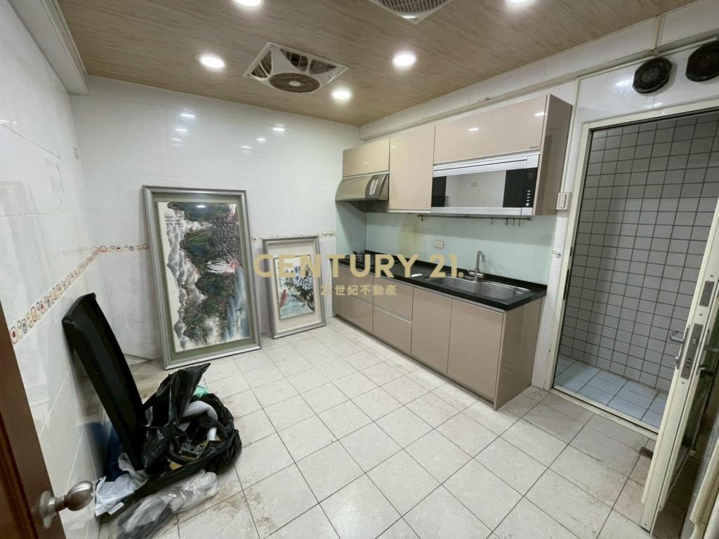 新豐街4房車庫透天