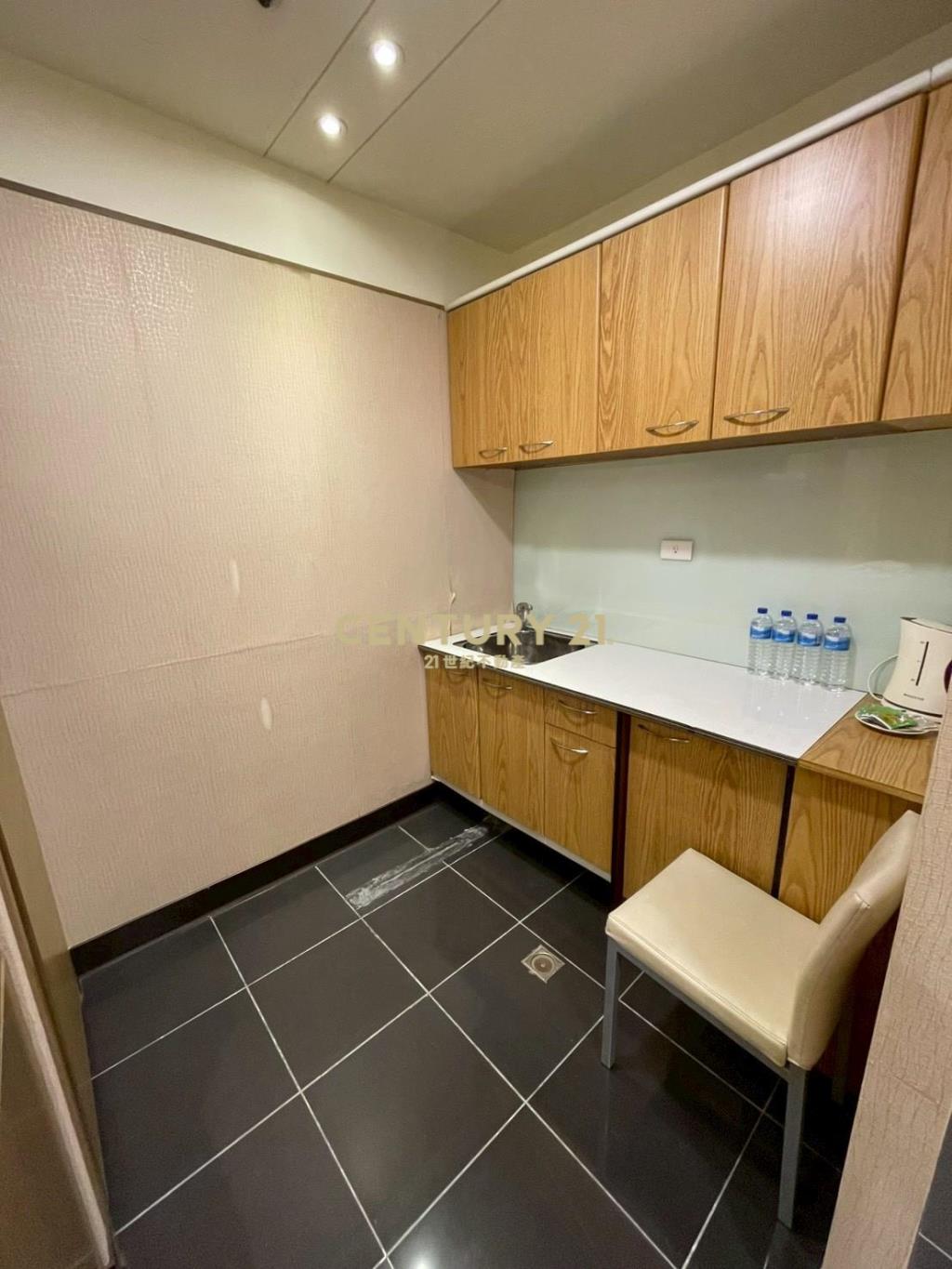 麗榮皇冠商業景觀套房