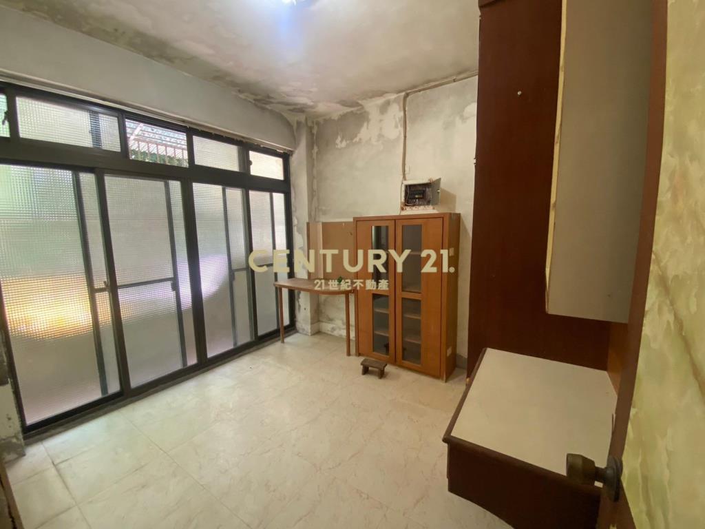 近信義市場2樓4房