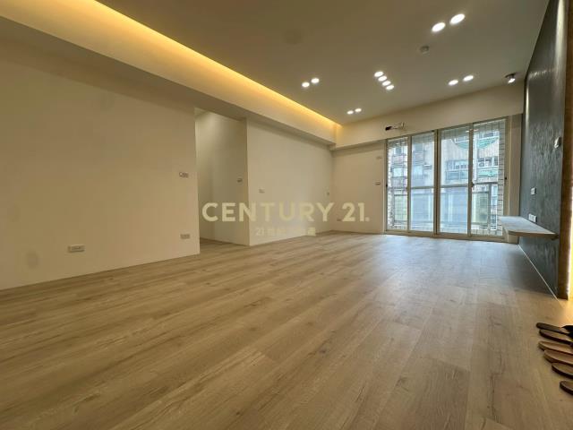 台北EGO(九如區)精美三房平面車位