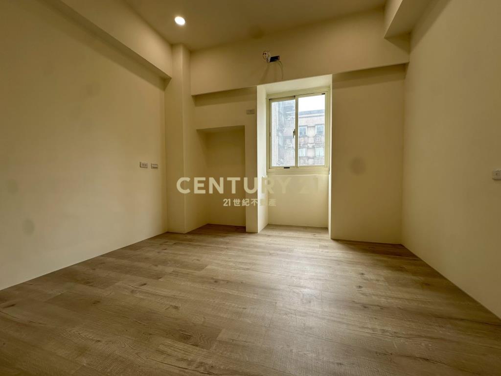 台北EGO(九如區)精美三房平面車位