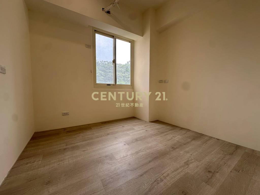 台北EGO(九如區)精美三房平面車位