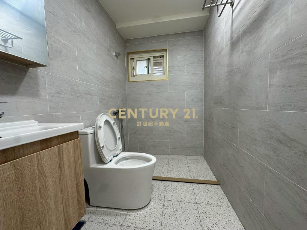 台北EGO(九如區)精美三房平面車位