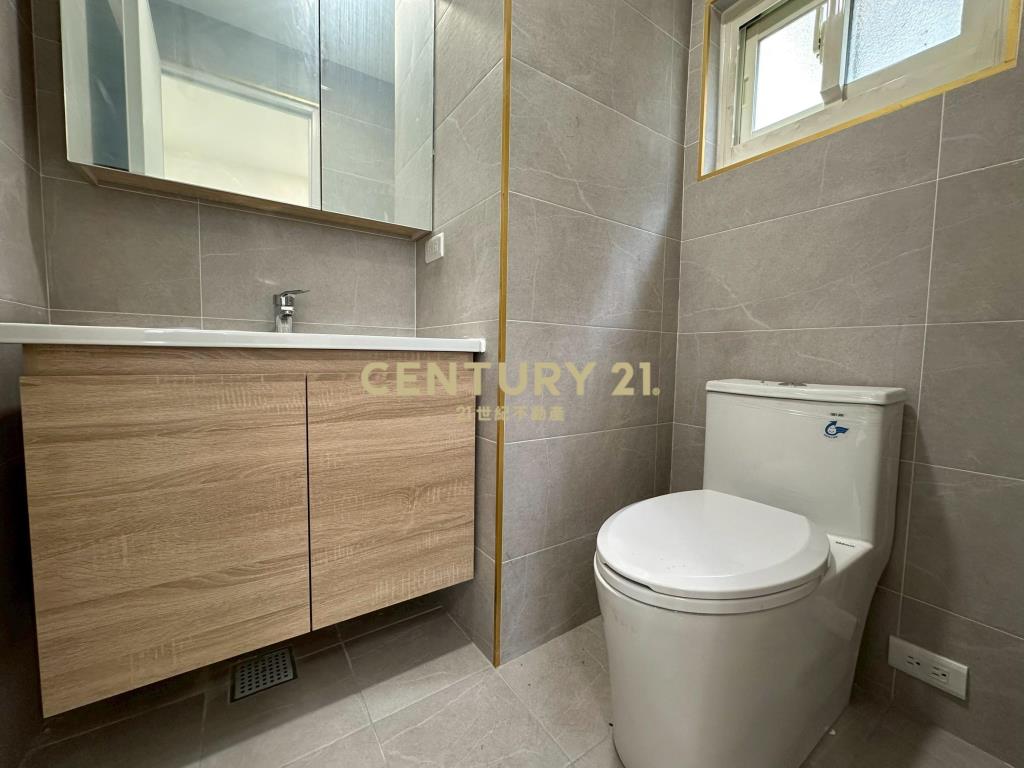 台北EGO(九如區)精美三房平面車位