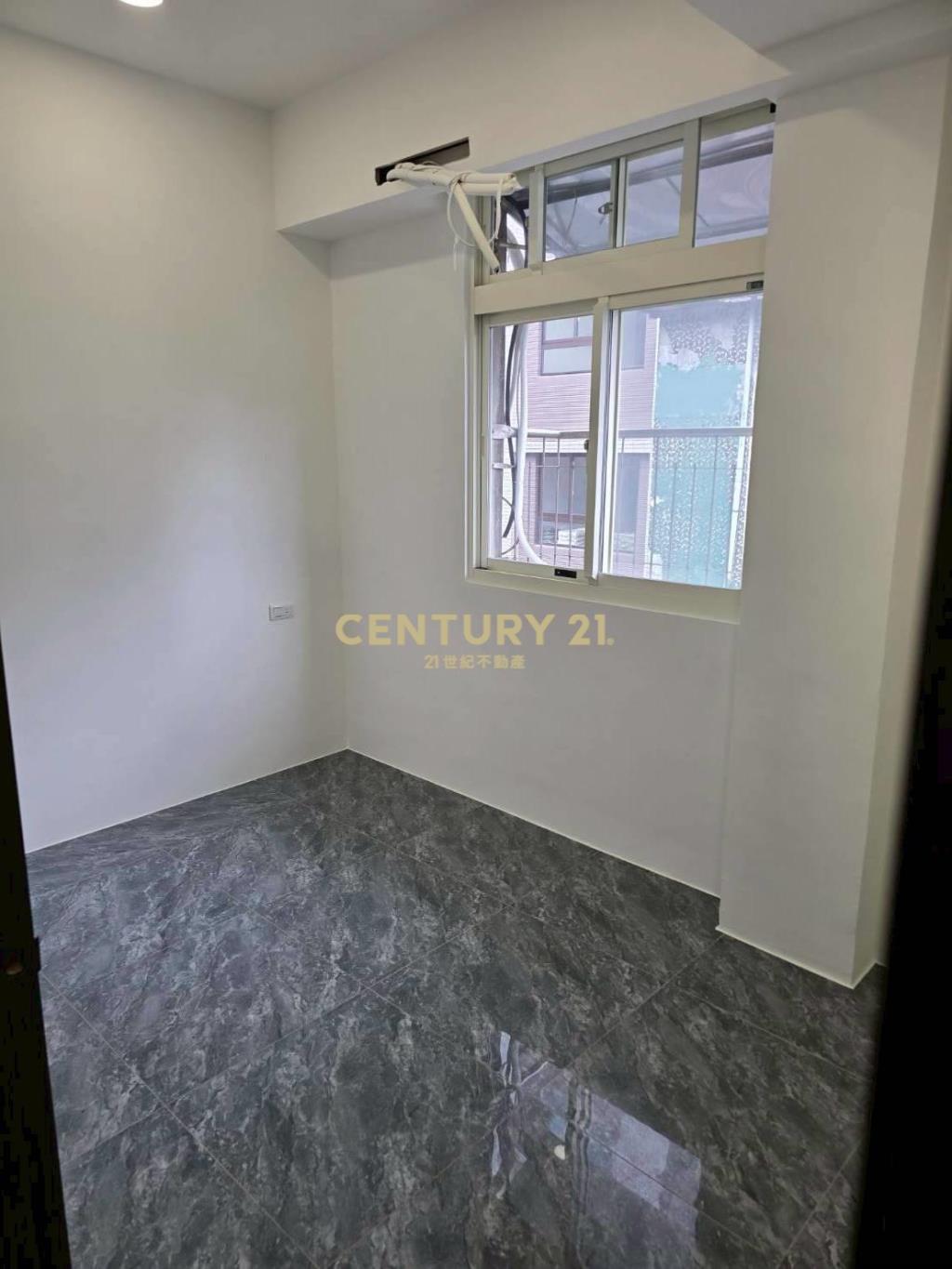 東明路邊裝潢屋