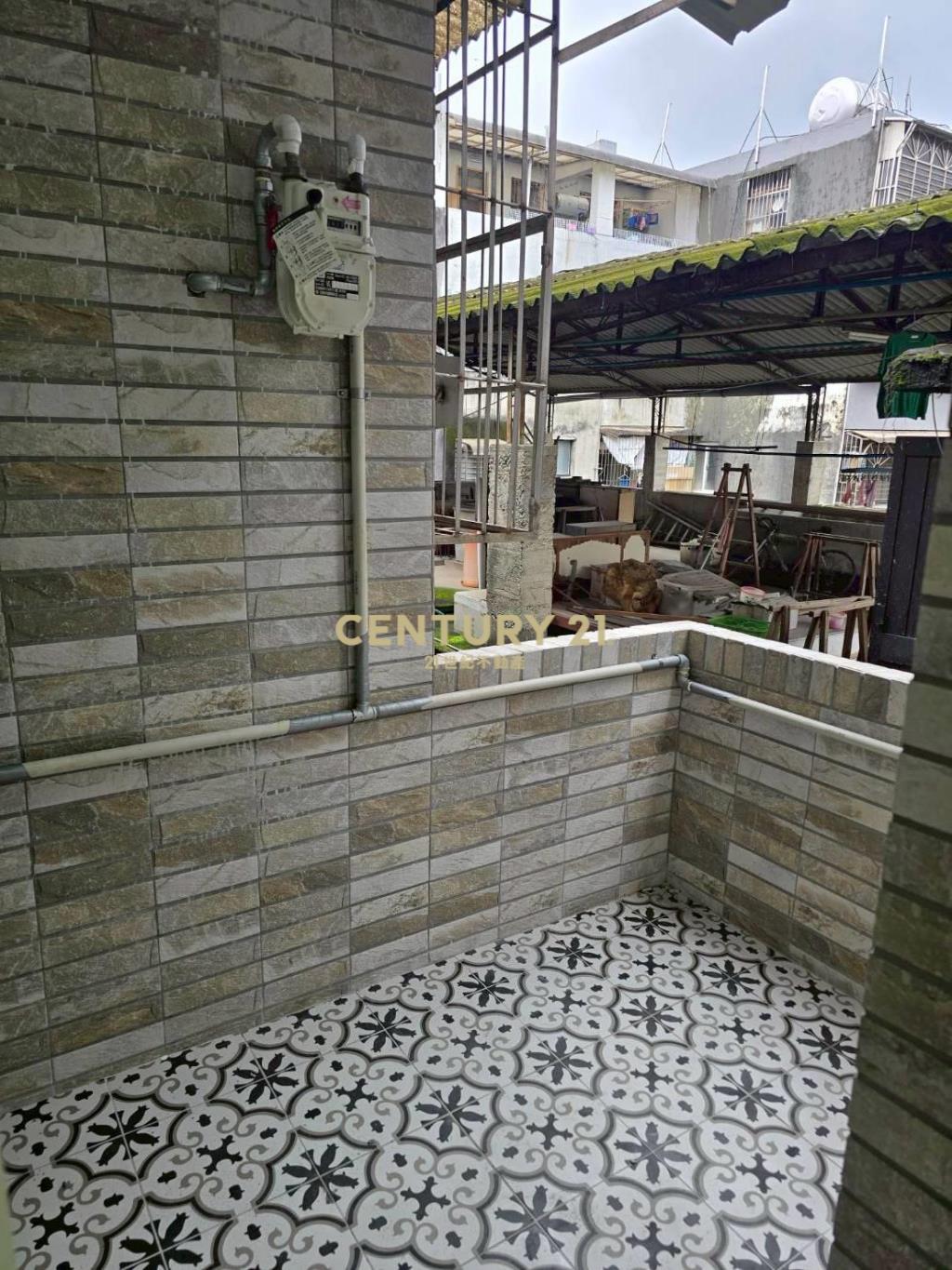 東明路邊裝潢屋