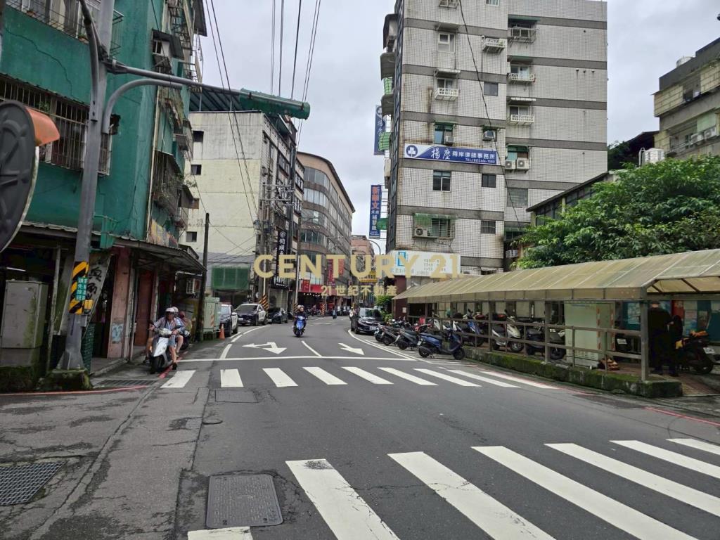 東明路邊裝潢屋
