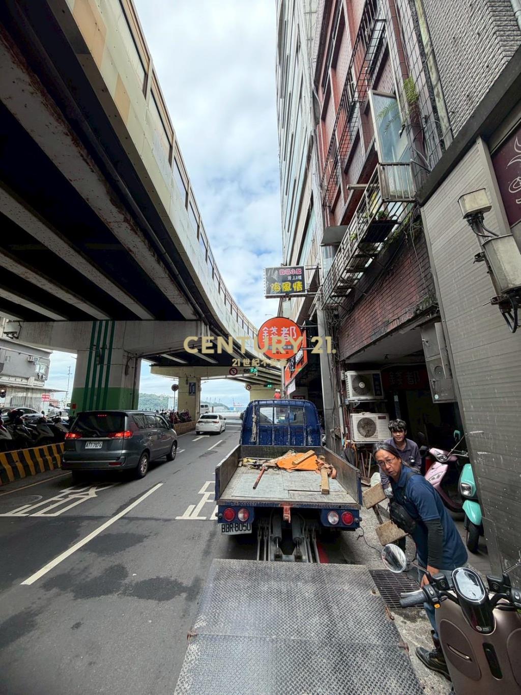 愛一路聚富金店面