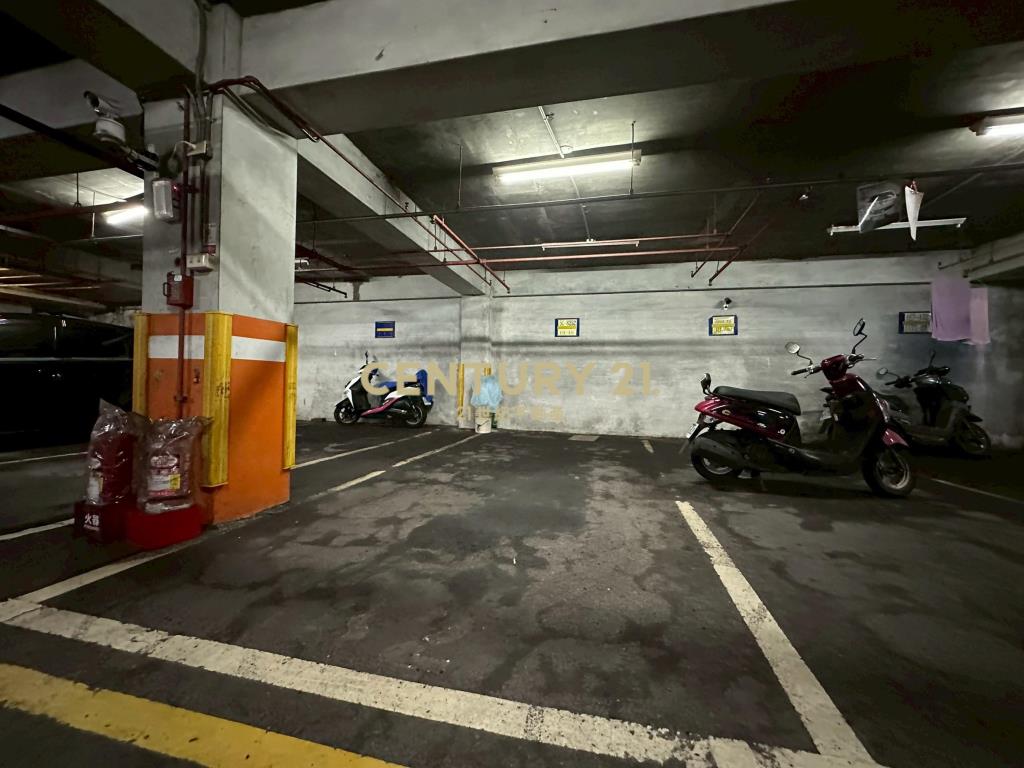 暖暖稀有電梯三房+平面車位