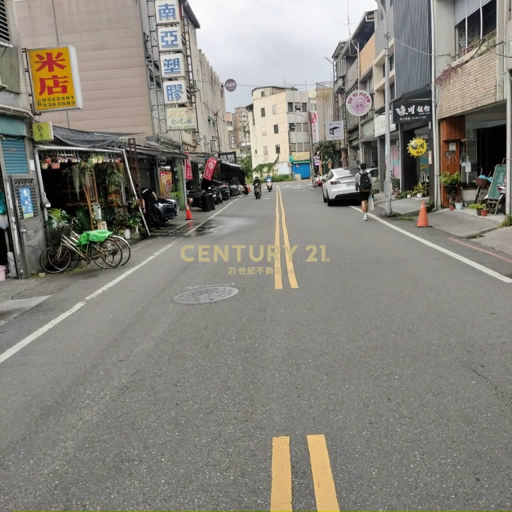 AB818近轉運站大地坪店住