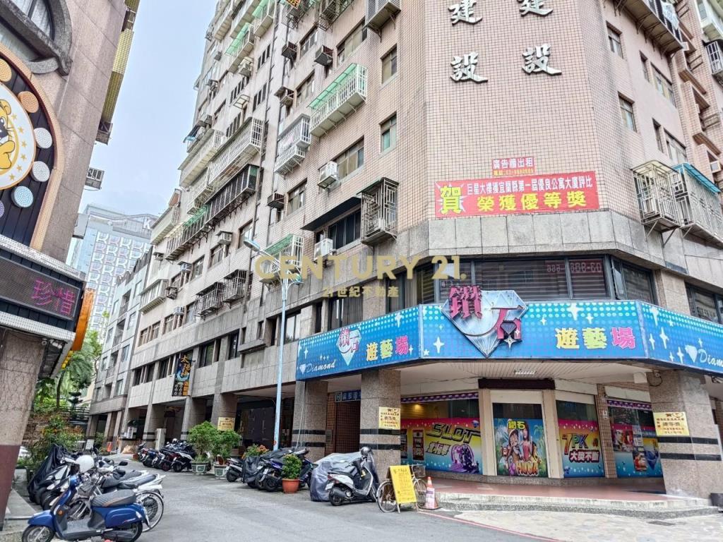 AA555火車站前車位溫泉大套房