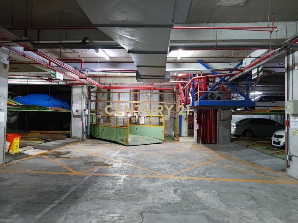 AA555火車站前車位溫泉大套房