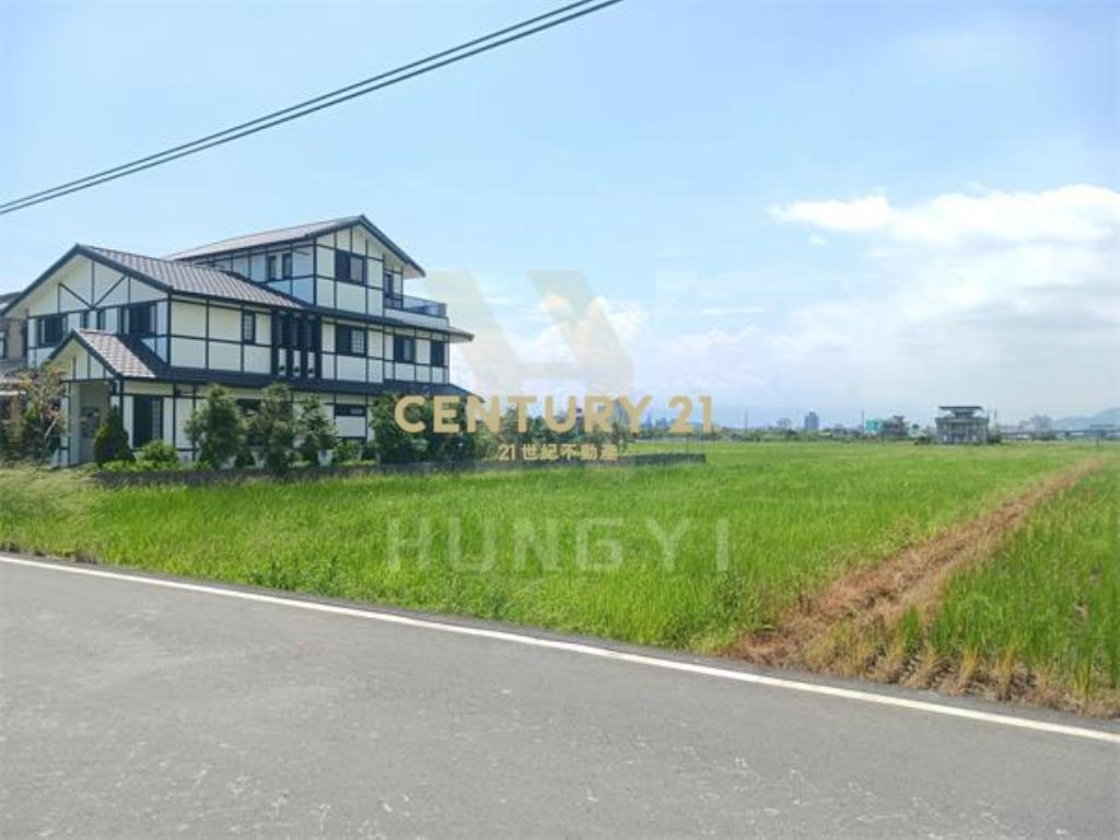 AC877礁溪高速公路旁足坪農地